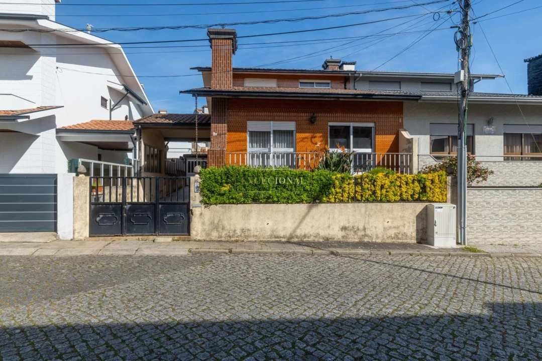 Moradia T4 para Venda em Cidade da Maia Foto 33