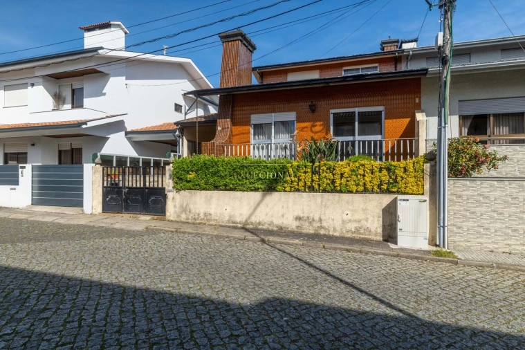 Moradia T4 para Venda em Cidade da Maia Foto 32