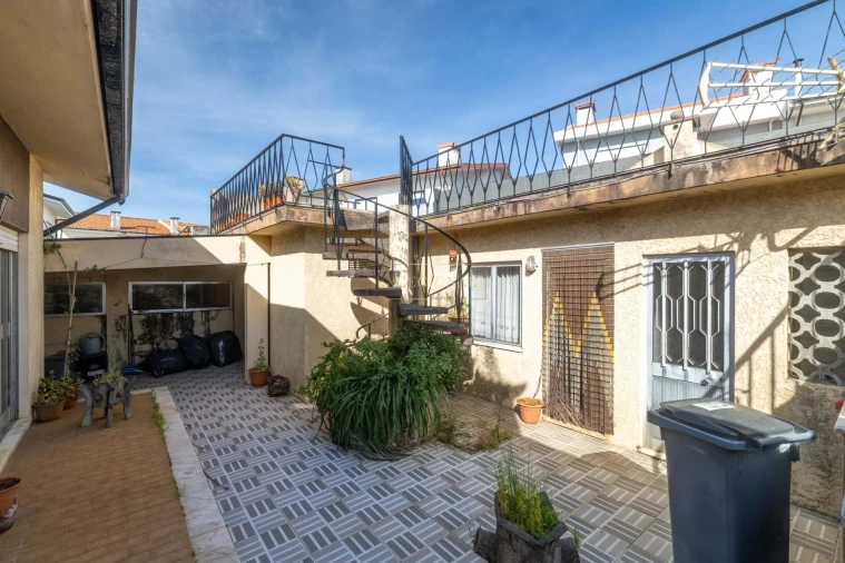 Moradia T4 para Venda em Cidade da Maia Foto 27