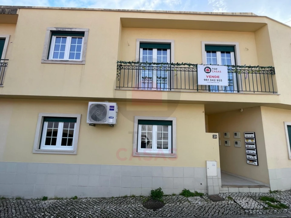 Apartamento T2 para Venda em Foz do Arelho Foto 4