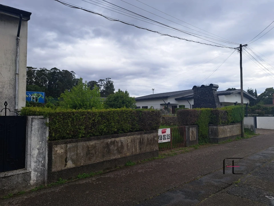 Terreno para Venda em Castêlo da Maia Foto 2