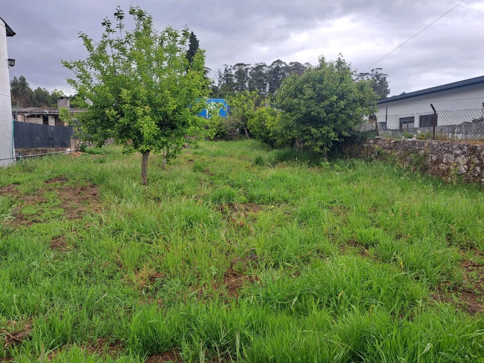 Terreno para Venda em Castêlo da Maia Foto 7