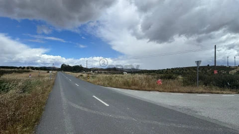 Terreno para Venda em São João dos Caldeireiros