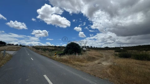 Terreno para Venda em São João dos Caldeireiros