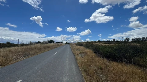 Terreno para Venda em São João dos Caldeireiros