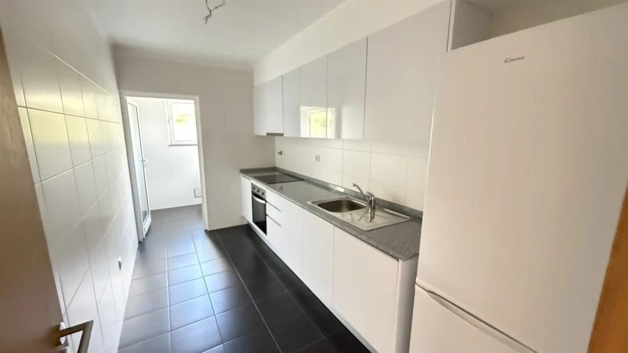 Apartamento T2 para Venda em Caniço Foto 4