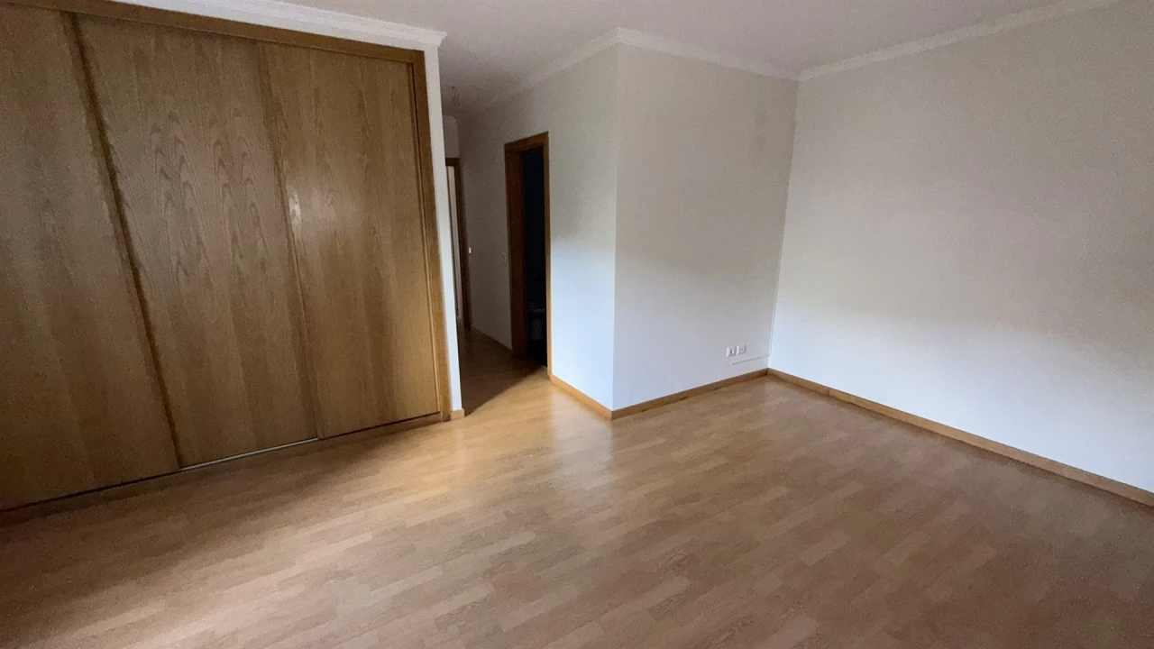 Apartamento T2 para Venda em Caniço Foto 14