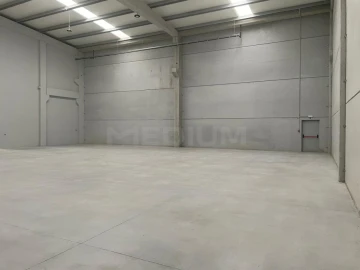 Armazém para Arrendamento em Antas e Abade de Vermoim