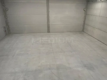 Armazém para Arrendamento em Antas e Abade de Vermoim