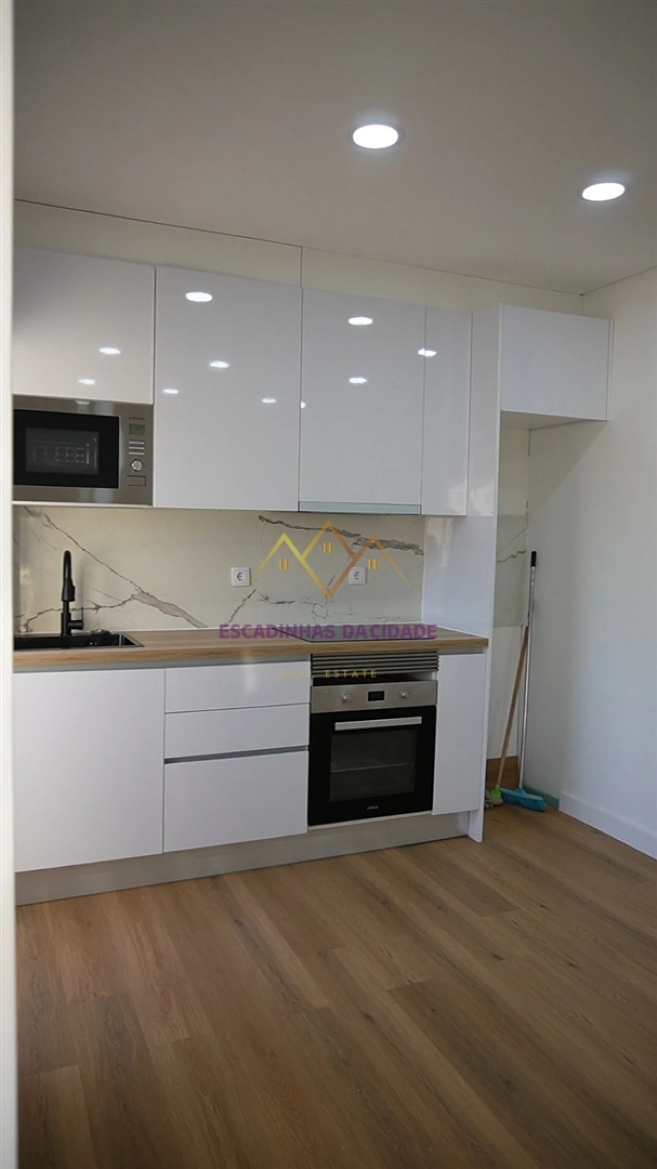 Apartamento T2 para Venda em Águas Livres Foto 29