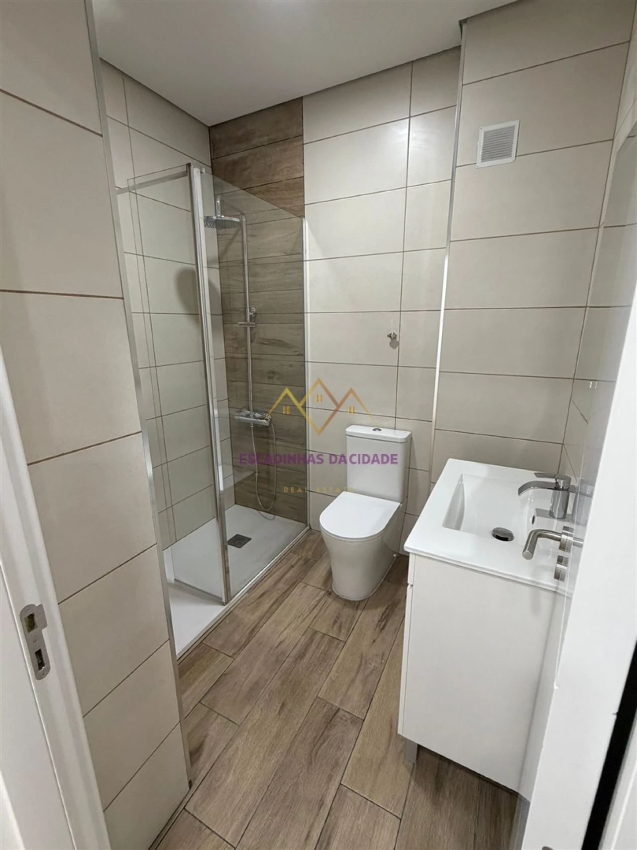 Apartamento T2 para Venda em Águas Livres Foto 14