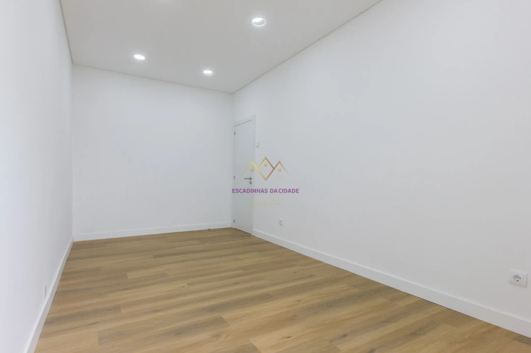 Apartamento T2 para Venda em Águas Livres Foto 6