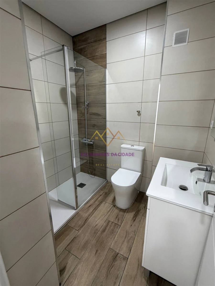 Apartamento T2 para Venda em Águas Livres Foto 19