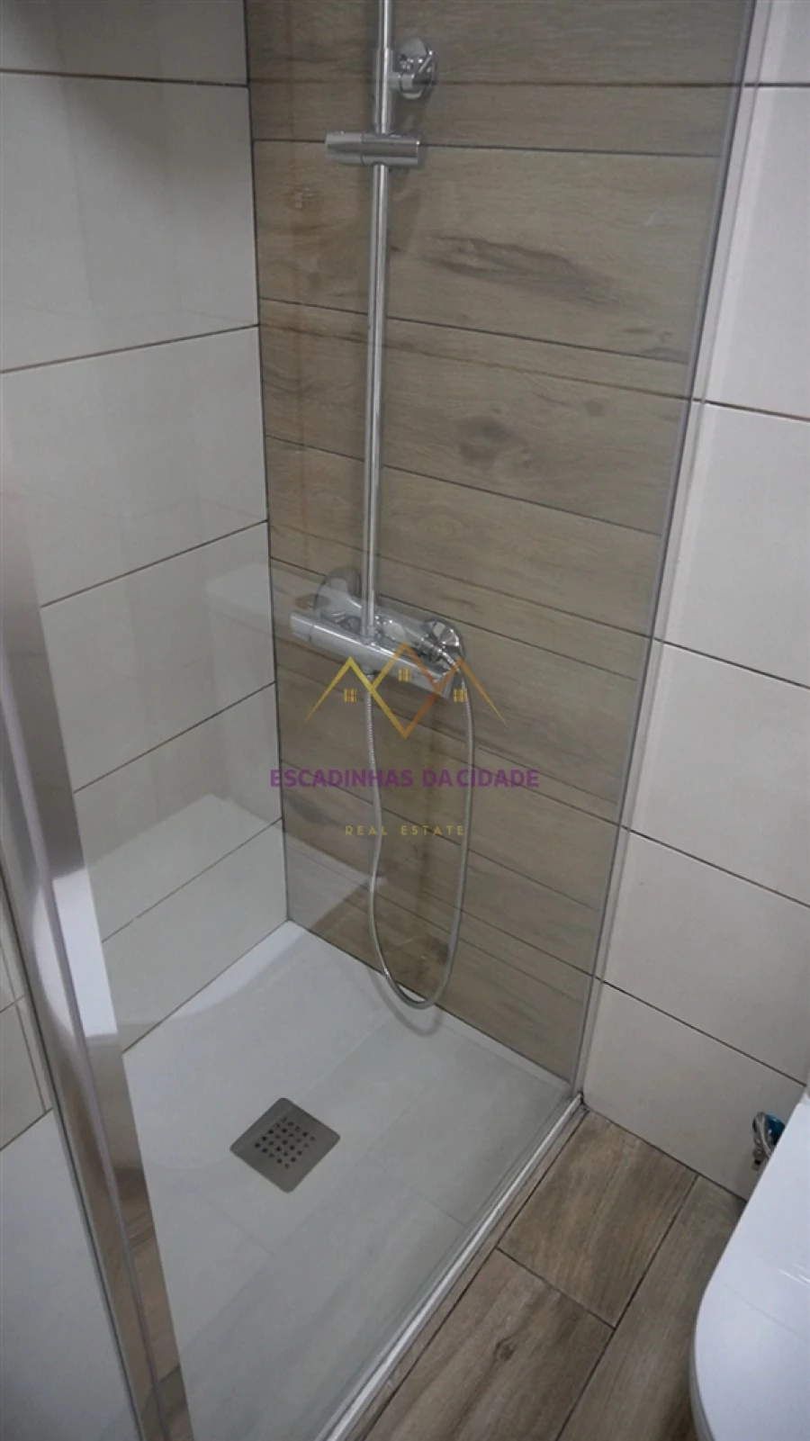 Apartamento T2 para Venda em Águas Livres Foto 32