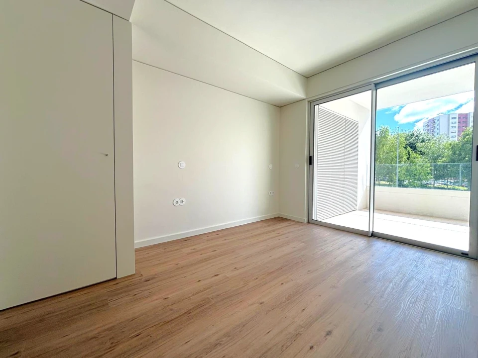 Apartamento T1 para Arrendamento em Ramalde Foto 3