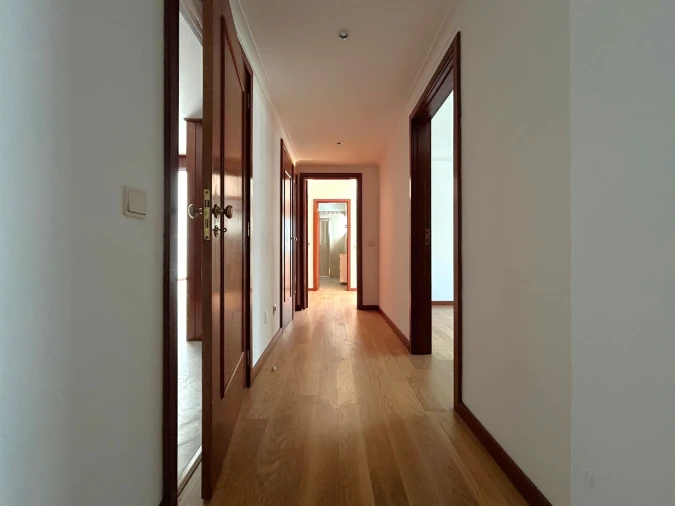 Apartamento T4 para Arrendamento em Aldoar, Foz do Douro e Nevogilde Foto 11