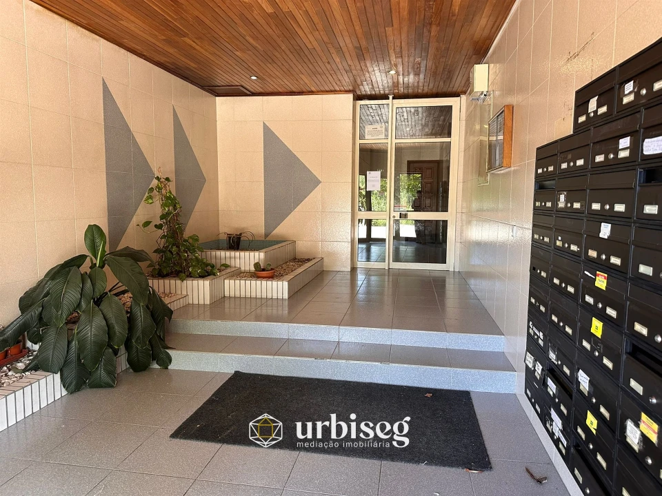 Apartamento T2 para Arrendamento em Tavarede Foto 19