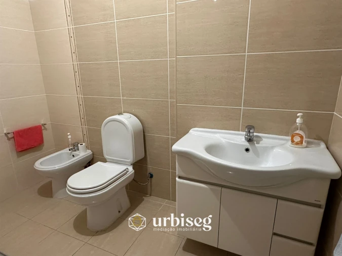 Apartamento T2 para Arrendamento em Tavarede Foto 10