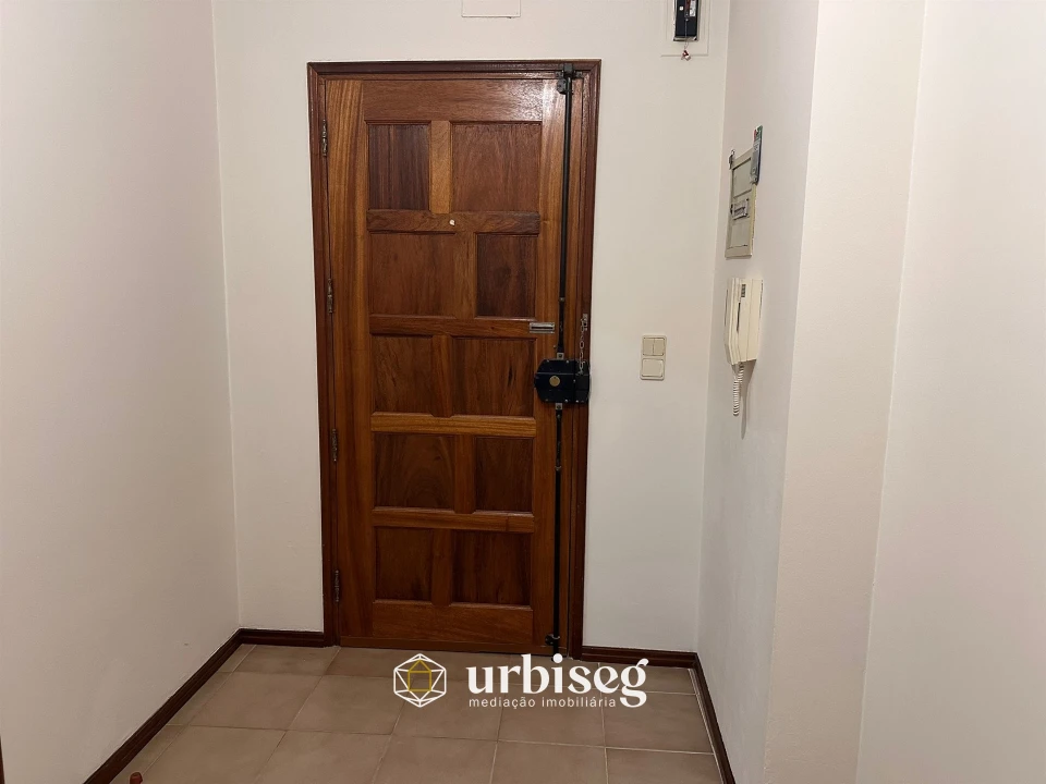 Apartamento T2 para Arrendamento em Tavarede Foto 14
