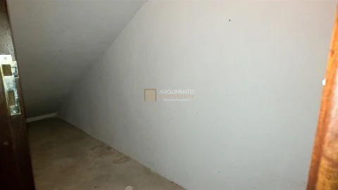 Moradia T3 para Arrendamento em Castêlo da Maia