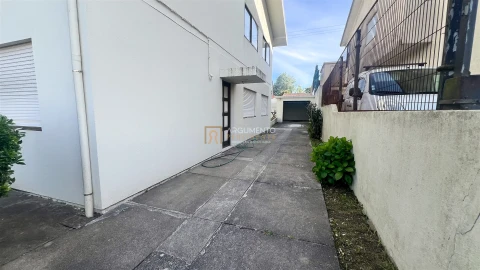 Moradia T3 para Arrendamento em Castêlo da Maia