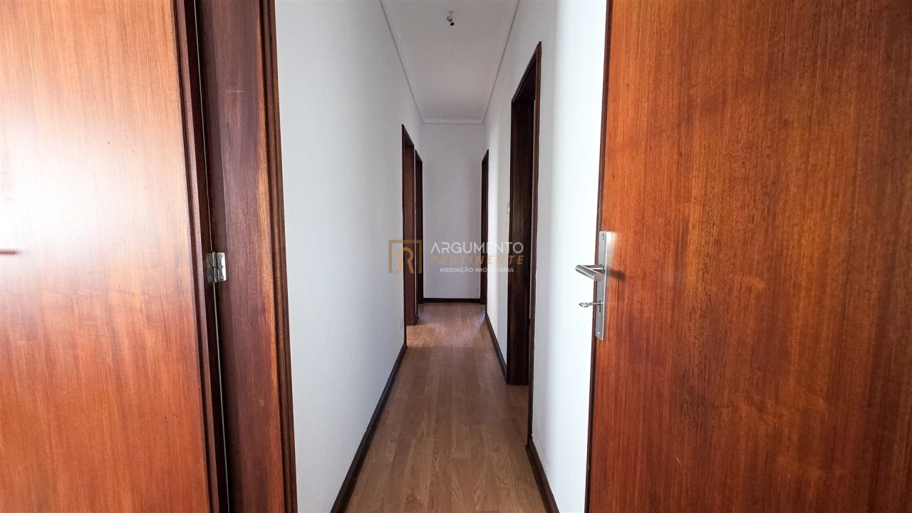 Moradia T3 para Arrendamento em Castêlo da Maia Foto 6