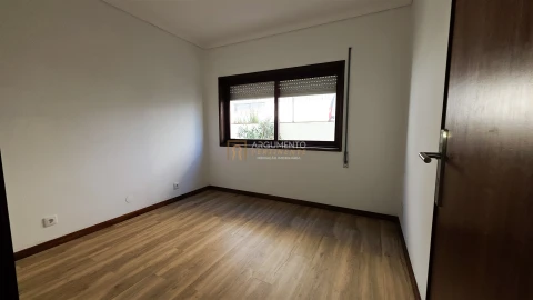Moradia T3 para Venda em Castêlo da Maia