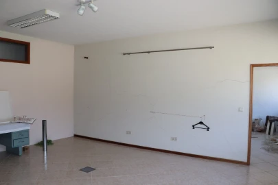 Negócio para Venda em Lustosa e Barrosas (Santo Estêvão)