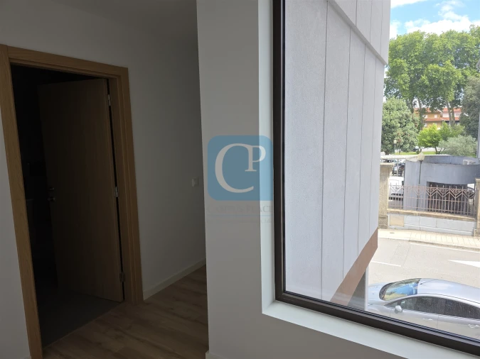 Apartamento T1 para Venda em Paranhos Foto 3