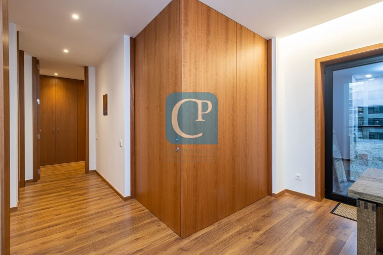 Apartamento T1 para Arrendamento em Paranhos Foto 10