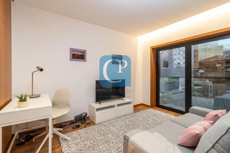 Apartamento T1 para Arrendamento em Paranhos Foto 8