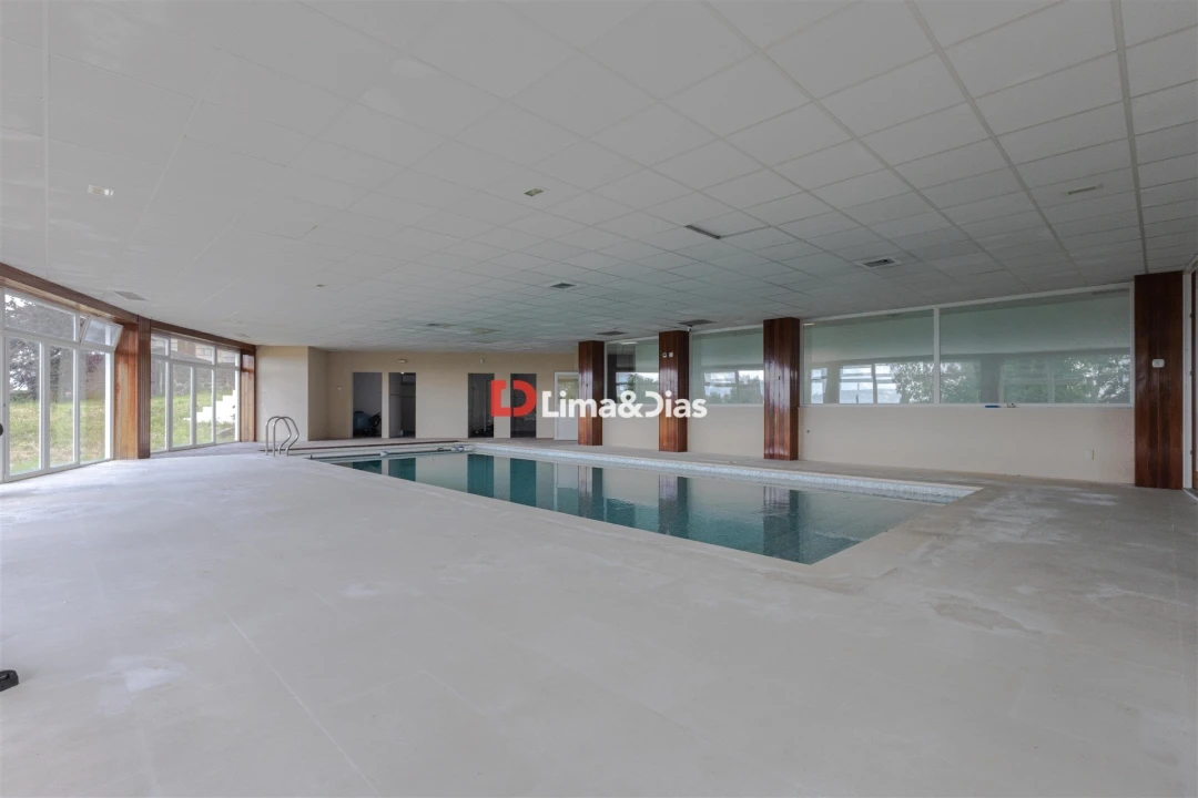 Moradia T7 para Venda em Negreiros e Chavão Foto 51