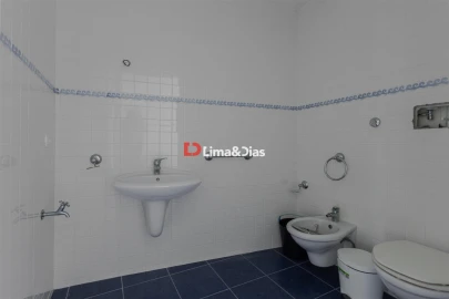 Moradia T7 para Venda em Negreiros e Chavão