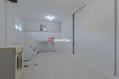 Moradia T7 para Venda em Negreiros e Chavão