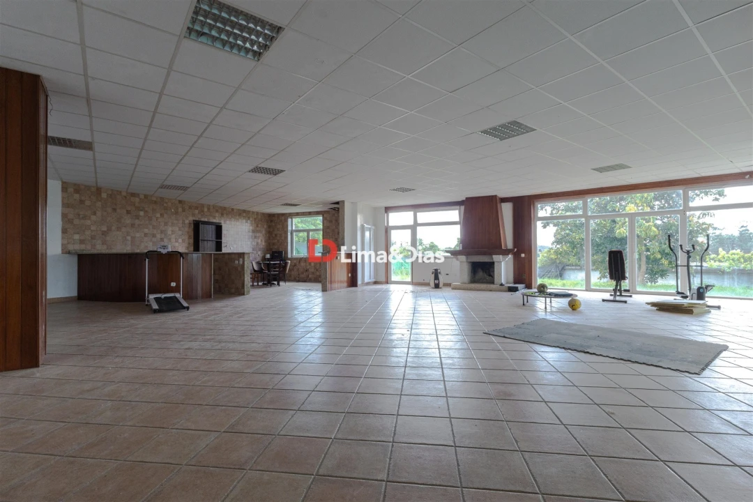Moradia T7 para Venda em Negreiros e Chavão Foto 52