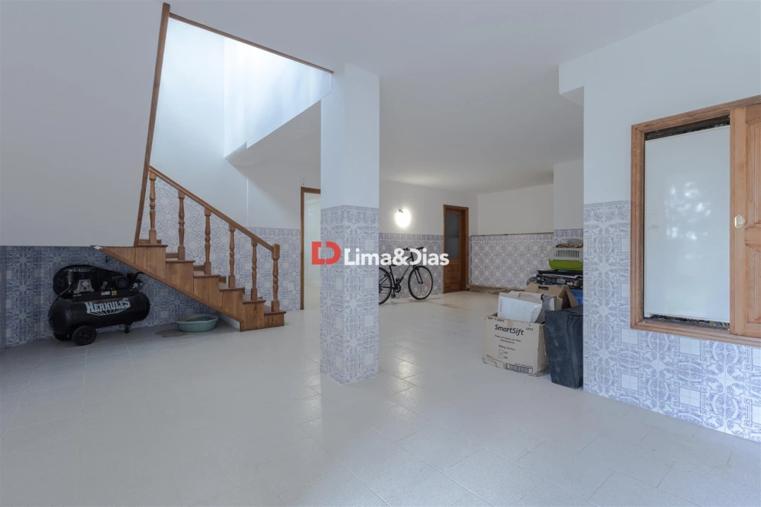 Moradia T7 para Venda em Negreiros e Chavão Foto 47
