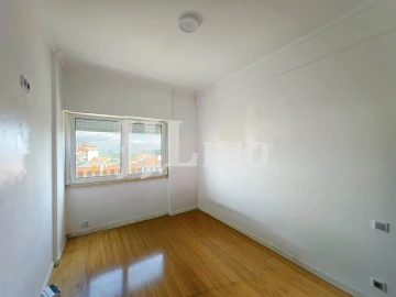 Apartamento T2 para Venda em Sacavém e Prior Velho