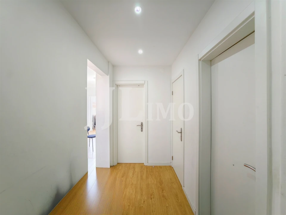 Apartamento T2 para Venda em Sacavém e Prior Velho Foto 4