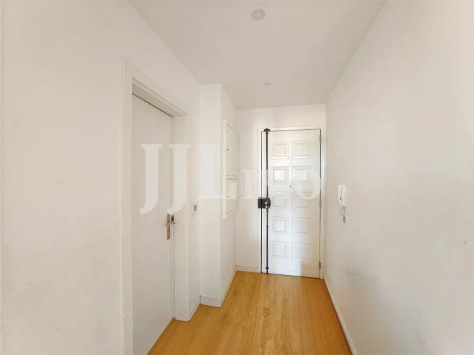 Apartamento T2 para Venda em Sacavém e Prior Velho Foto 3