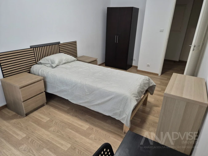 Apartamento T4 para Arrendamento em Viseu Foto 8