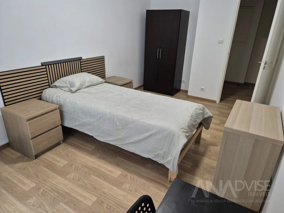 Apartamento T4 para Arrendamento em Viseu Foto 8