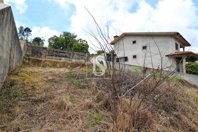 Terreno para Venda em Fornelo e Vairão Foto 2