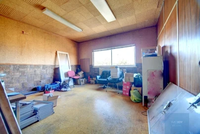 Armazém para Venda em Atalaia e Alto Estanqueiro-Jardia