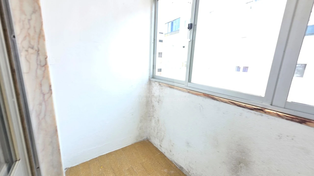 Apartamento T2 para Venda em Cacém e São Marcos Foto 18