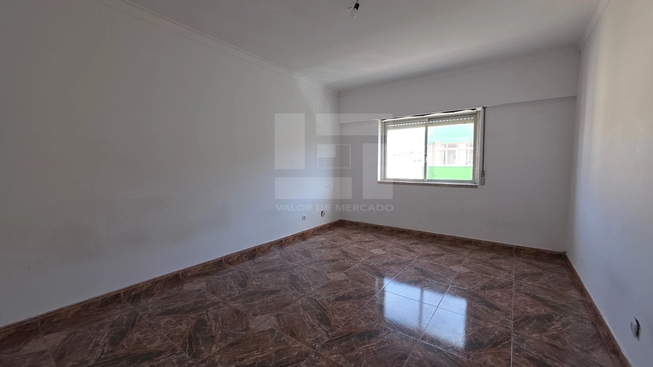 Apartamento T2 para Venda em Cacém e São Marcos Foto 31