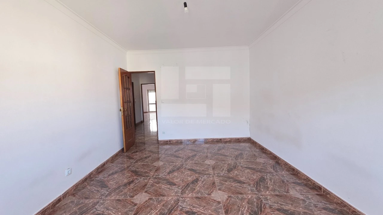 Apartamento T2 para Venda em Cacém e São Marcos Foto 32