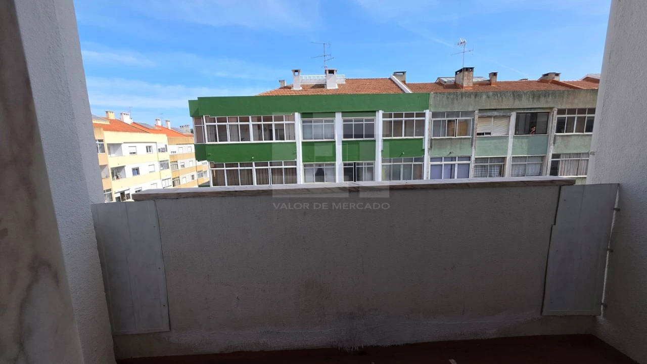 Apartamento T2 para Venda em Cacém e São Marcos Foto 34