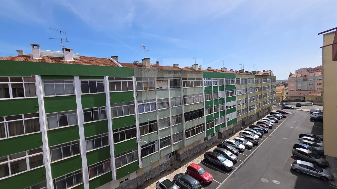 Apartamento T2 para Venda em Cacém e São Marcos Foto 35