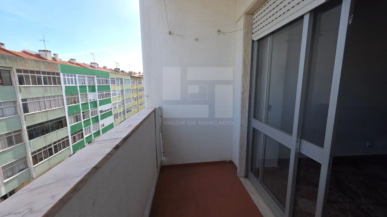 Apartamento T2 para Venda em Cacém e São Marcos Foto 37