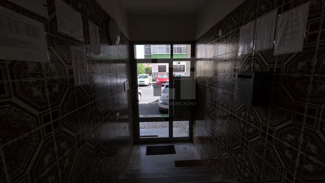 Apartamento T2 para Venda em Cacém e São Marcos Foto 41